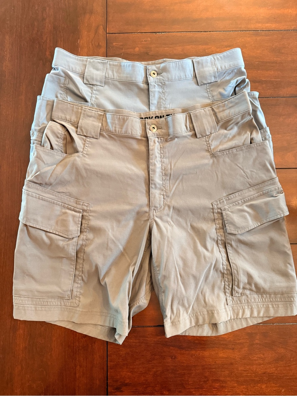 Bundle of 2 Duluth Trading men’s cargo shorts 38W